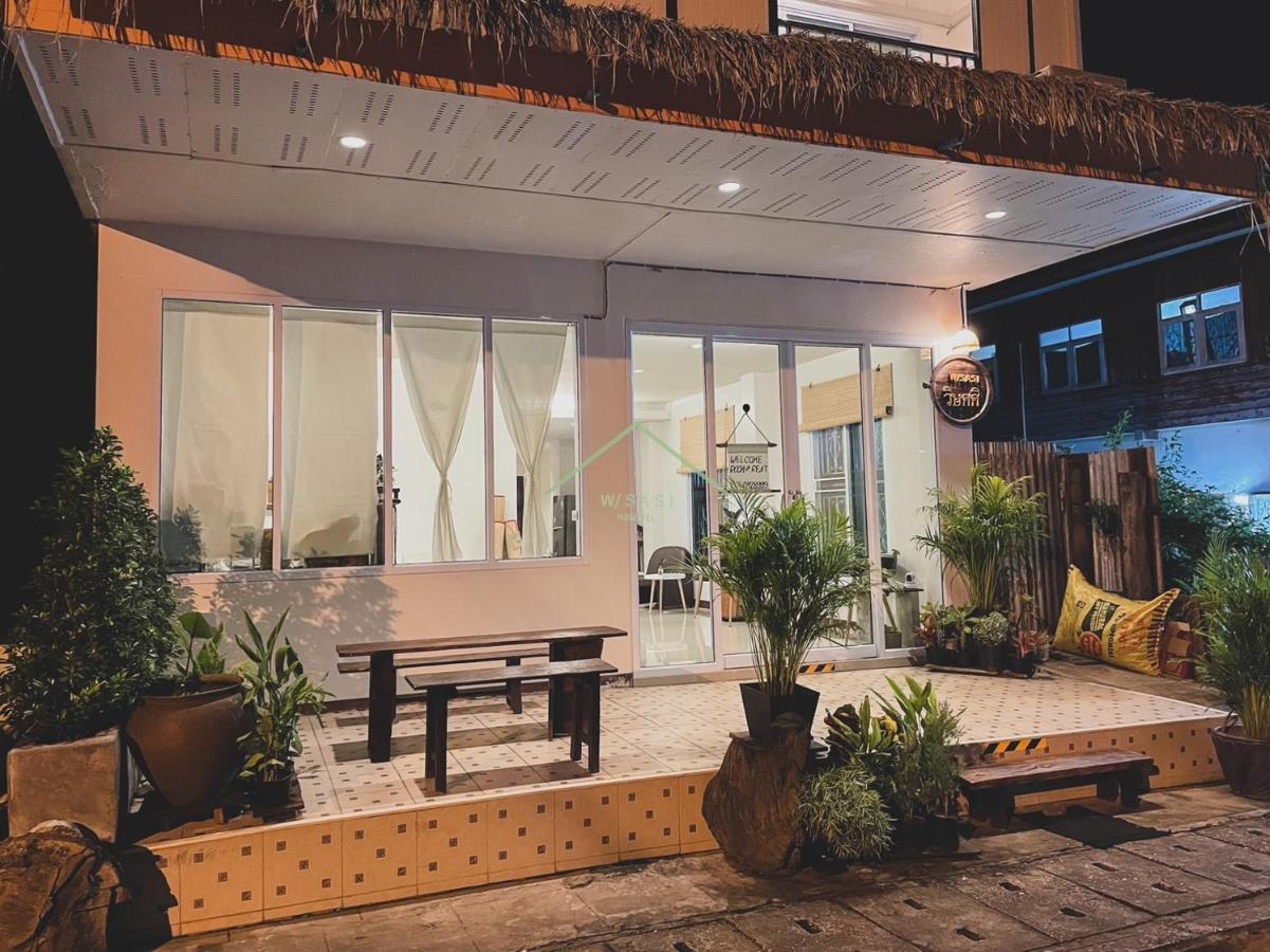 W/Sasi Hometel วิษศศิโฮมเทล นครพนม エクステリア 写真